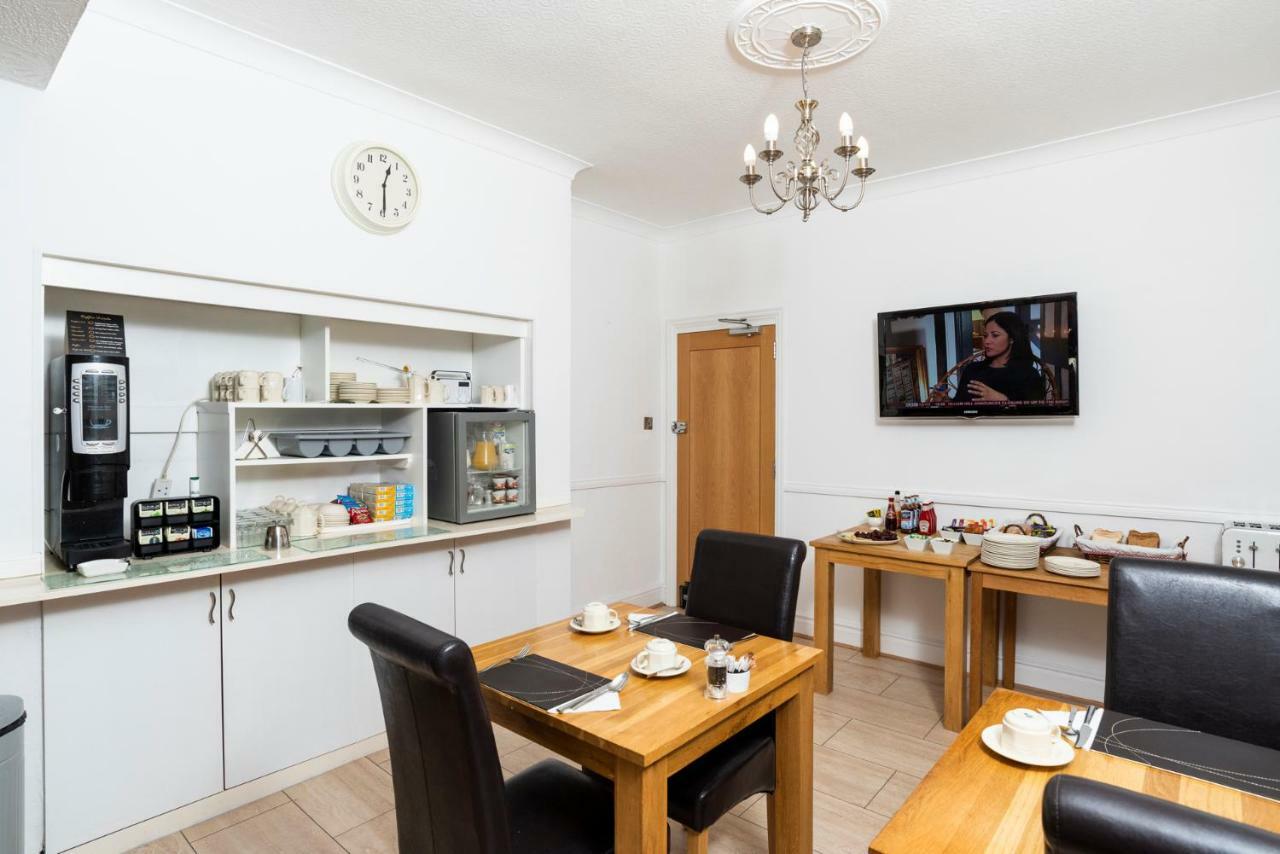 Guest house Blueshutters Poole
