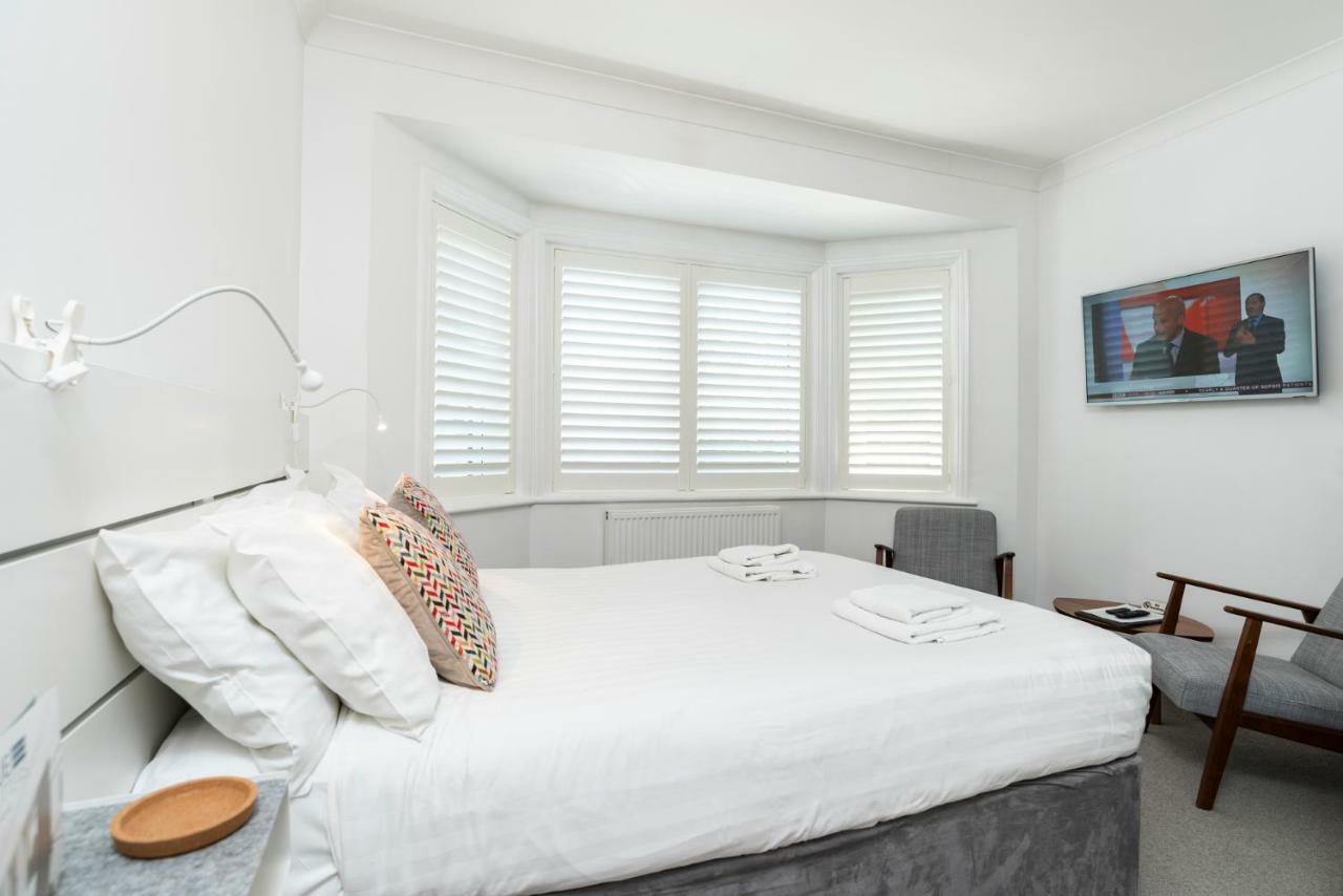 Blueshutters Guest house Poole